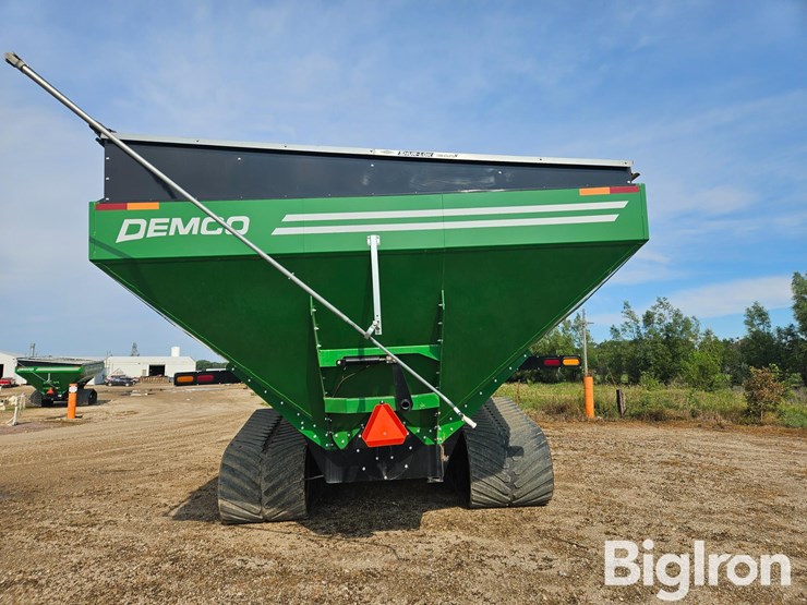 2022-demco-2200-grain-cart-image-6