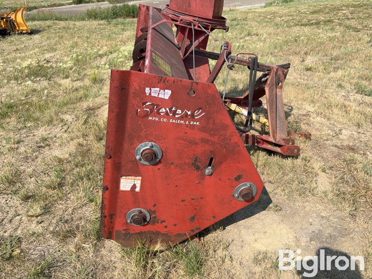 feterl-8’-3-pt-snowblower-image-15