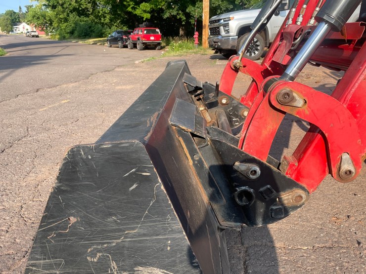 2019-case-ih-farmall-75a-image-9