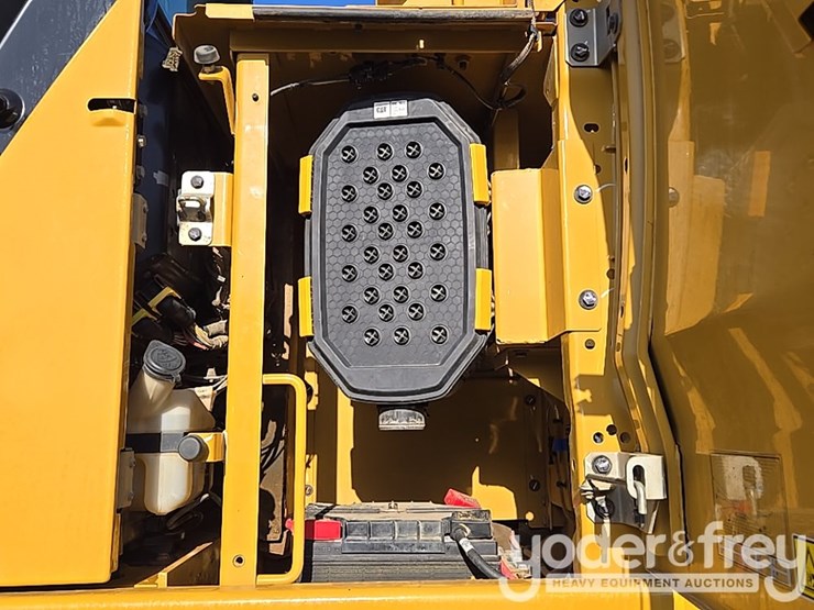 2019-caterpillar-336-image-29
