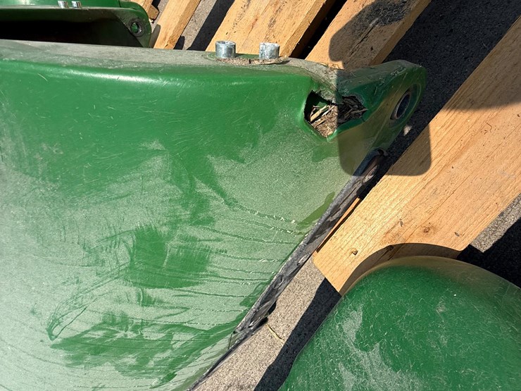 john-deere-poly-corn-head-snouts-image-12