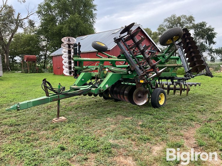 john-deere-630-image-1