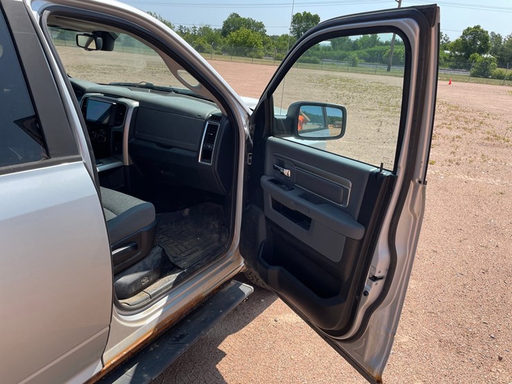 2013-dodge-1500-image-59