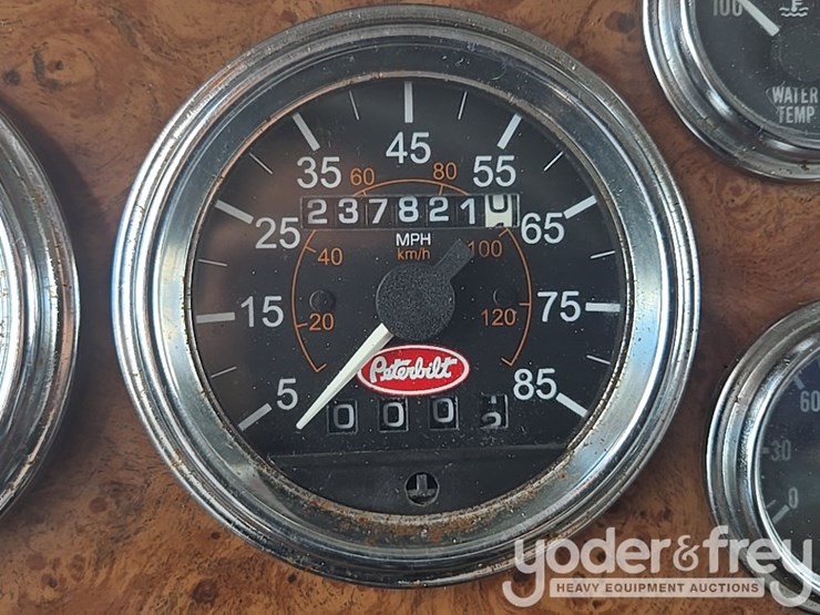 2005-peterbilt-357-image-75