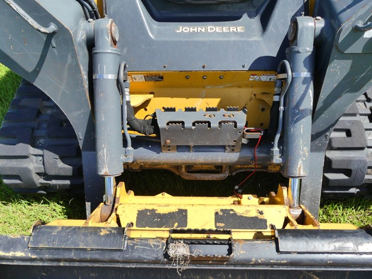2018-deere-333g-image-11