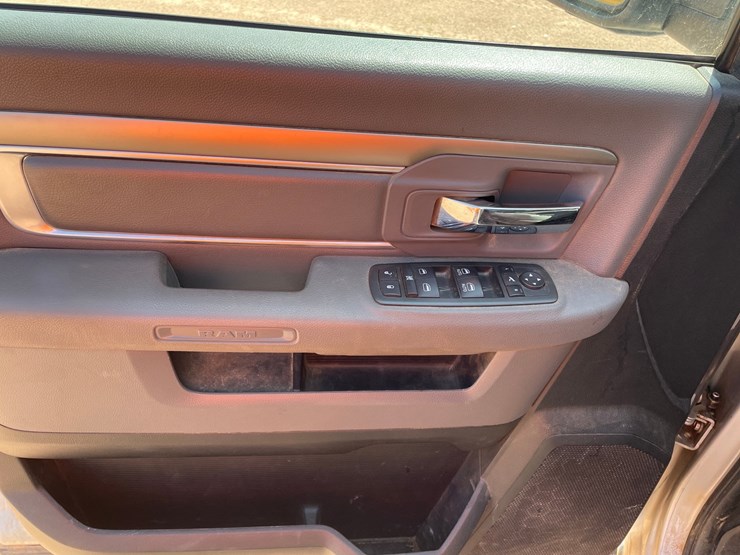 2013-dodge-1500-image-51