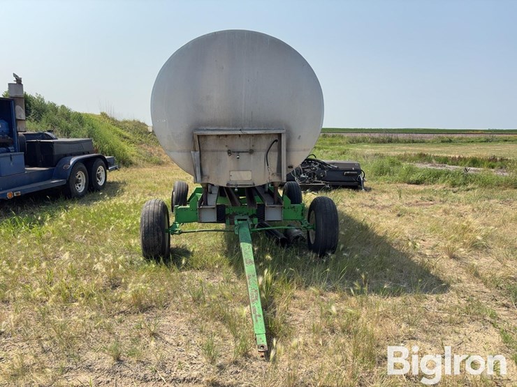 stainless-1500-gal-ss-tank-on-running-gear-image-2