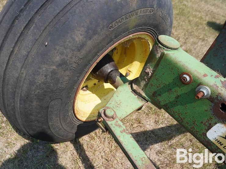john-deere-1075-image-17