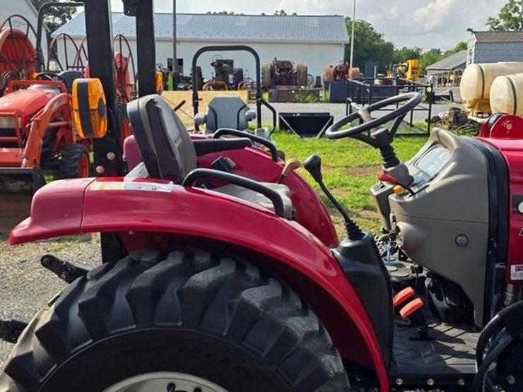 case-ih-farmall-35c-image-21
