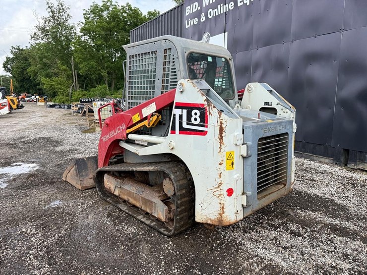 2019-takeuchi-tl8-image-2