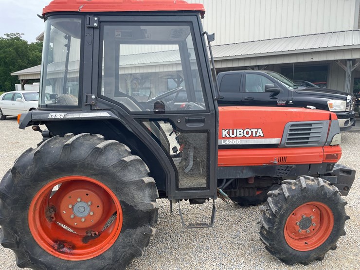 #237-•-1998-kubota-l4200-4-x-4-diesel-(helenville,-wi)-image-3