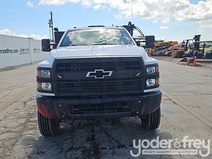 2021-chevrolet-silverado-5500hd-image-11