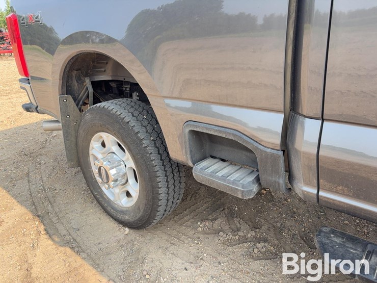 2025-ford-f350-image-19