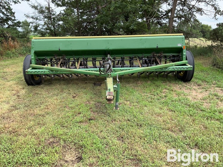 john-deere-8300-image-2