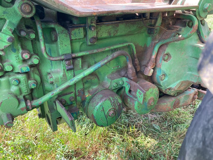 john-deere-3020-image-22
