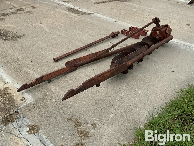 international-2-pt-post-hole-digger-image-1