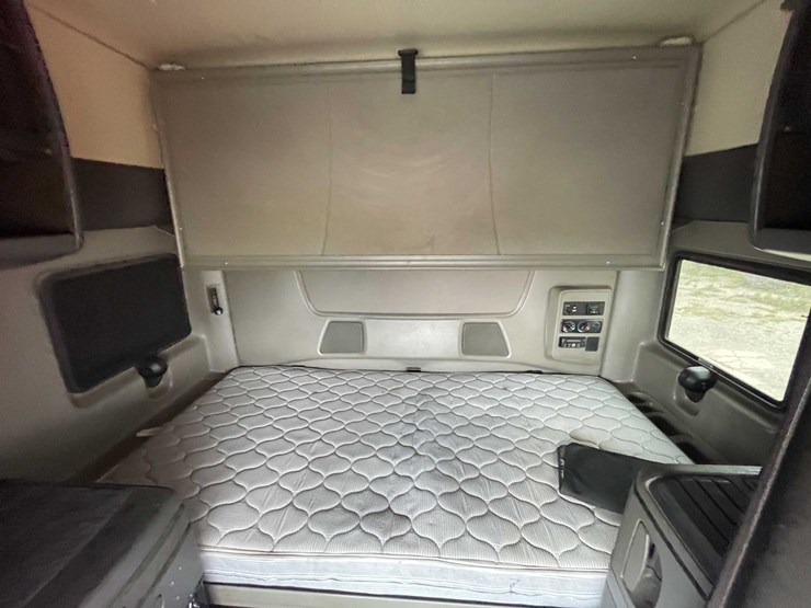 2016-international-prostar-image-71