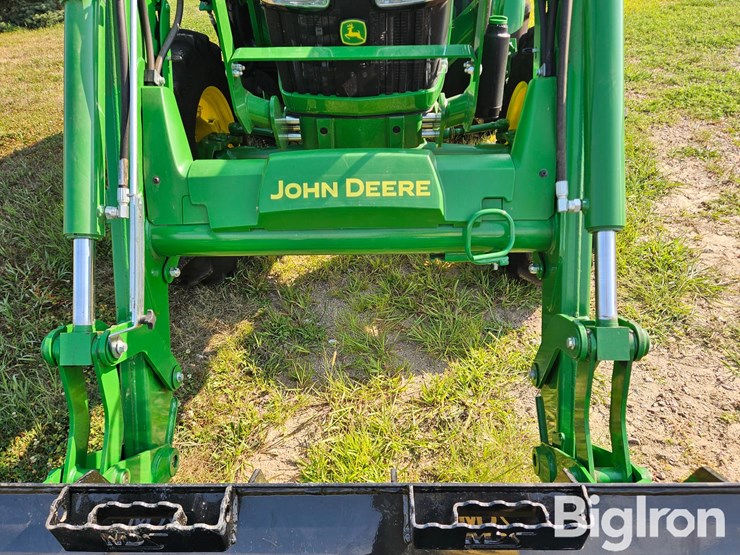 2020-john-deere-5075e-image-13