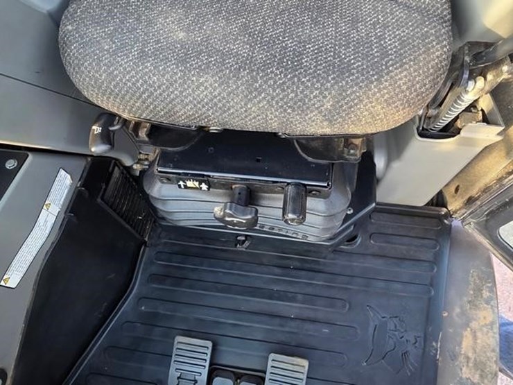 2019-bobcat-e55-image-61