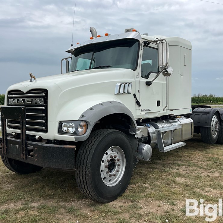 2015 MACK GRANITE GU713