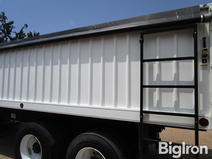1997-freightliner-fl80-image-10