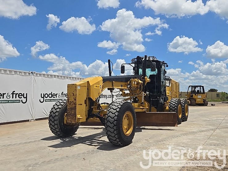 2016-caterpillar-140m3-awd-image-1