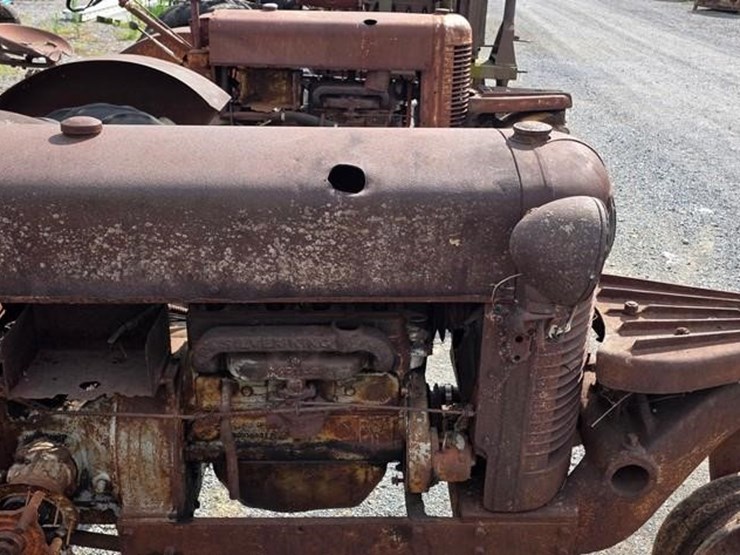 silver-king-tractor-(not-running)-105-image-15