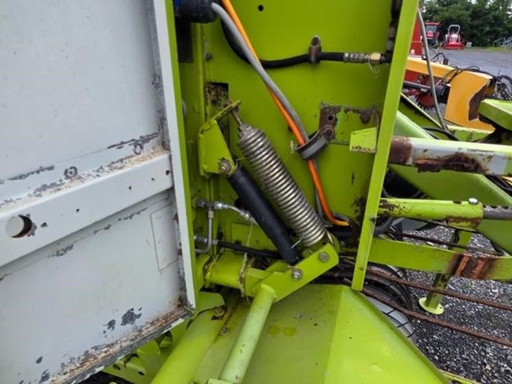 claas-round-baler-image-23