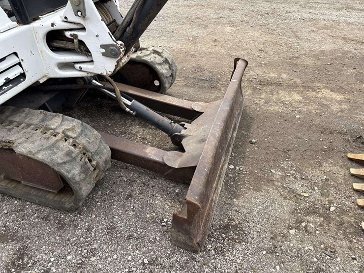 bobcat-325-image-7