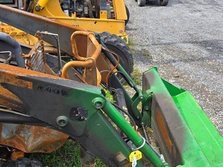 2020-john-deere-4052r-image-7