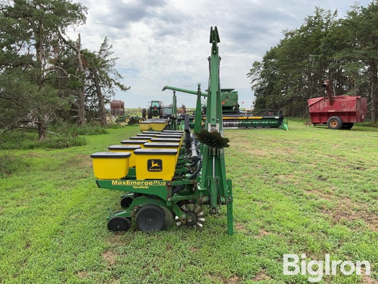 john-deere-1700-image-4