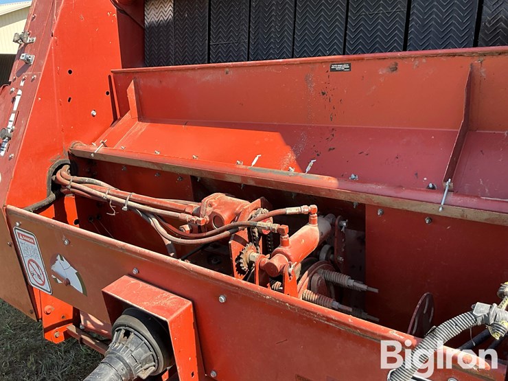 hesston-565a-image-15