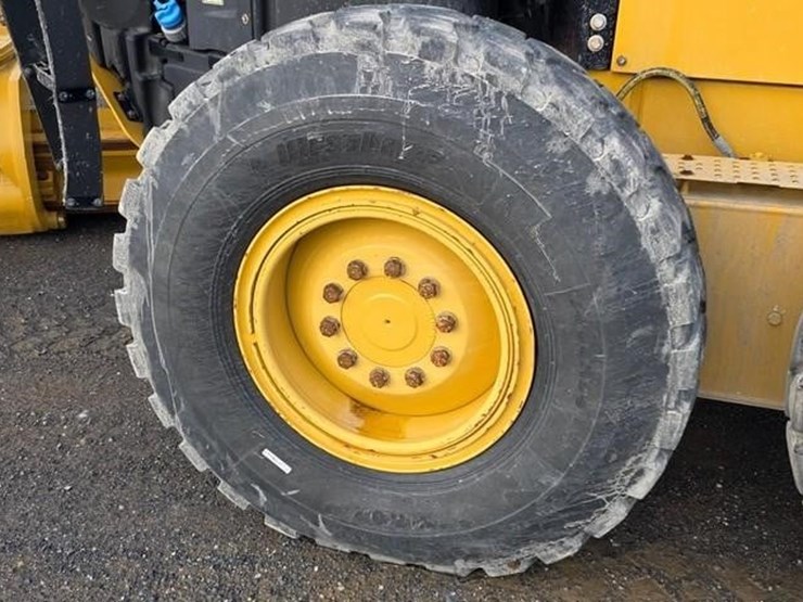 2020-caterpillar-140-image-17