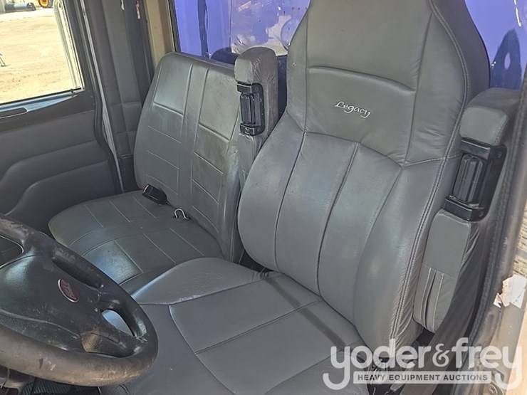 2005-peterbilt-357-image-64