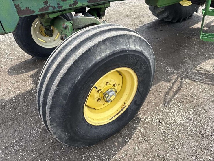 john-deere-4320-image-8