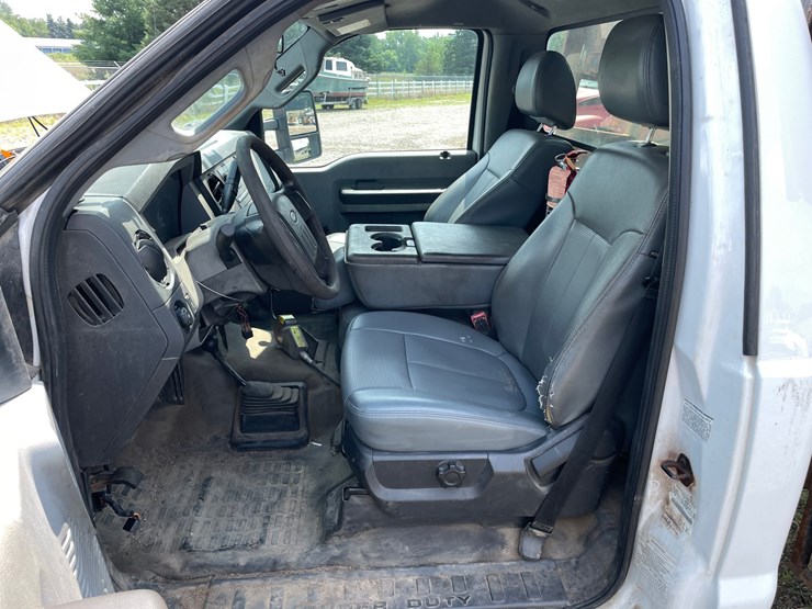 2013-ford-f550-image-31