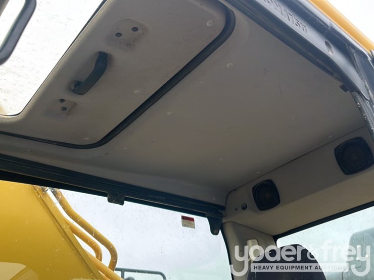 2018-komatsu-pc490-lc-11-image-36