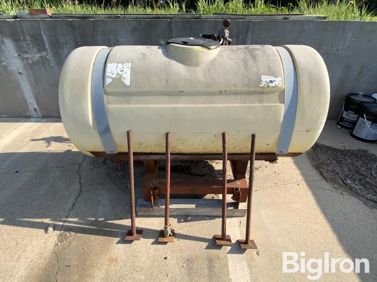 3-pt-200-gal-sprayer-image-2