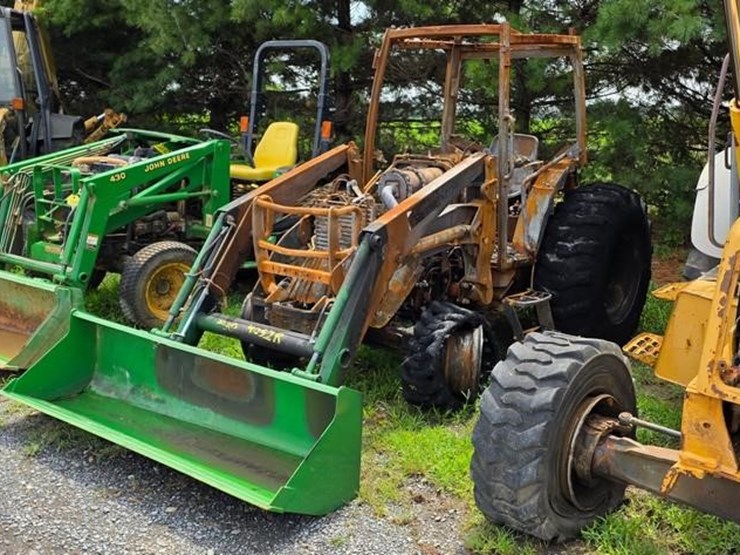 2020-john-deere-4052r-image-1