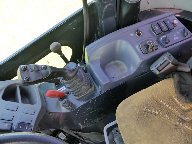 kubota-r530-image-15