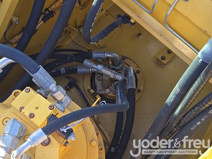 2019-caterpillar-336-image-47