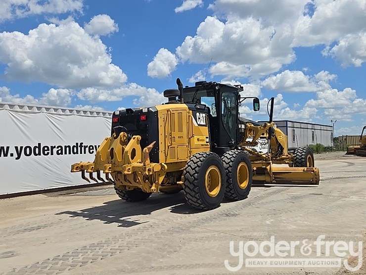 2016-caterpillar-140m3-awd-image-5
