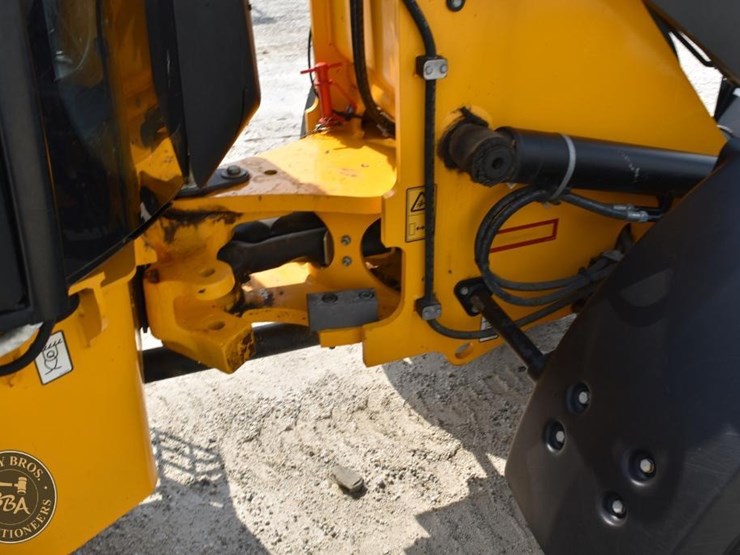 2023-jcb-409-image-41