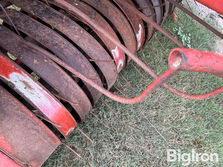 hesston-4800-image-19