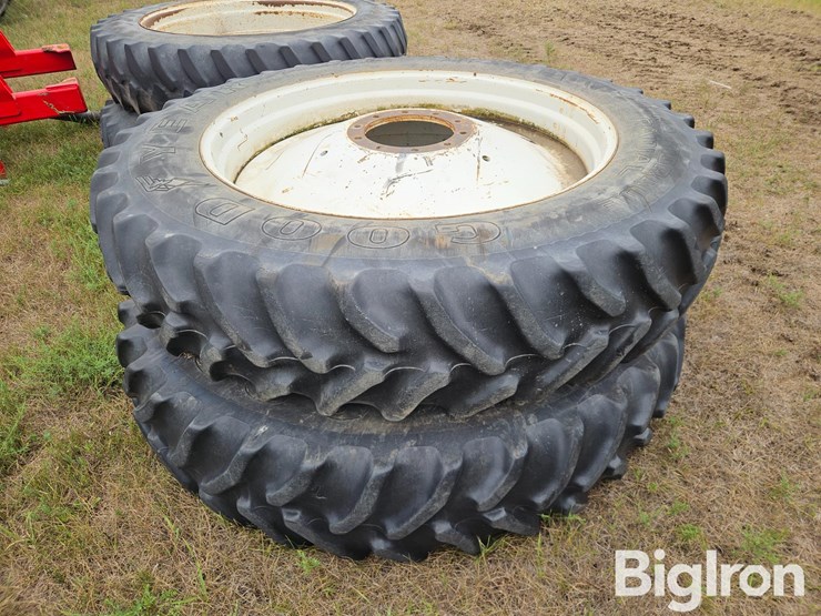 new-holland-8770-image-3