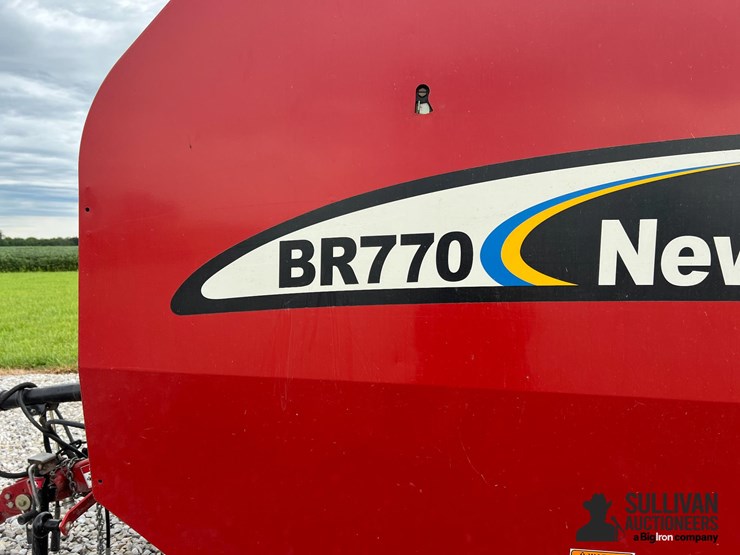 new-holland-br770-image-16
