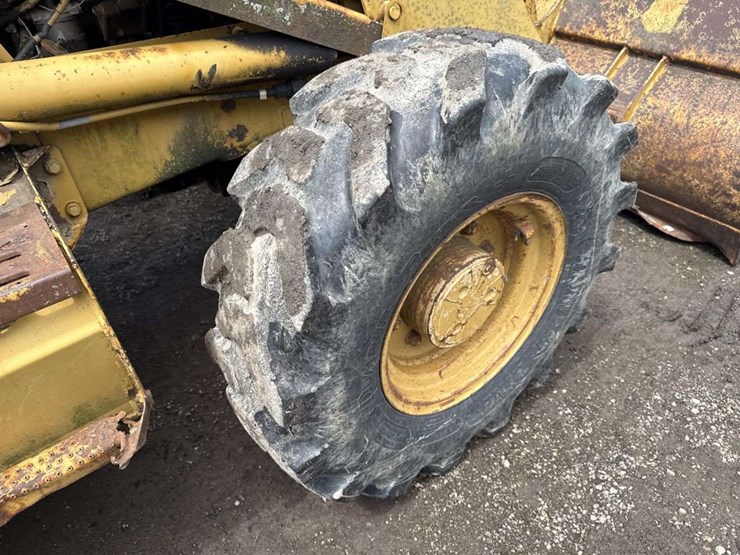 caterpillar-416b-image-18