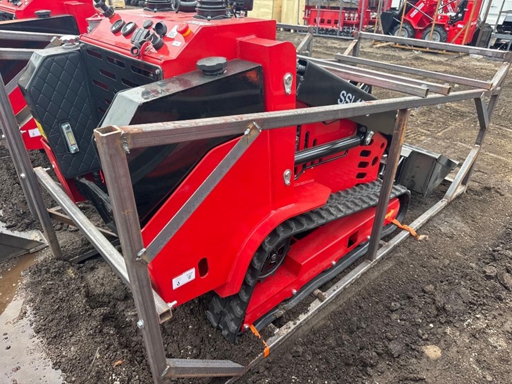 new-sd-lanch-co-mini-diesel-stand-on-skidloader-model-ssl1500-image-9