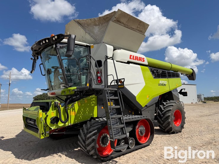 2023-claas-lexion-8700tt-image-1