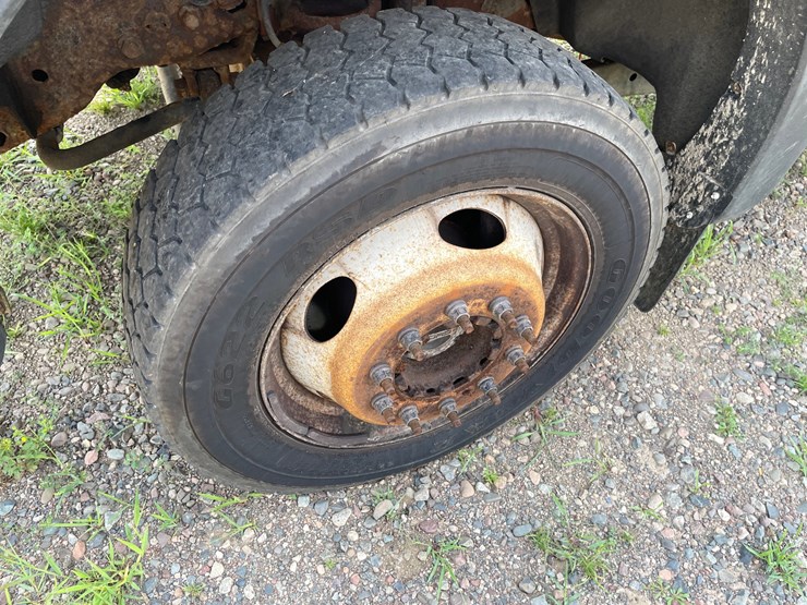 2013-ford-f550-image-13